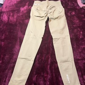 Echt arise scrunch leggings